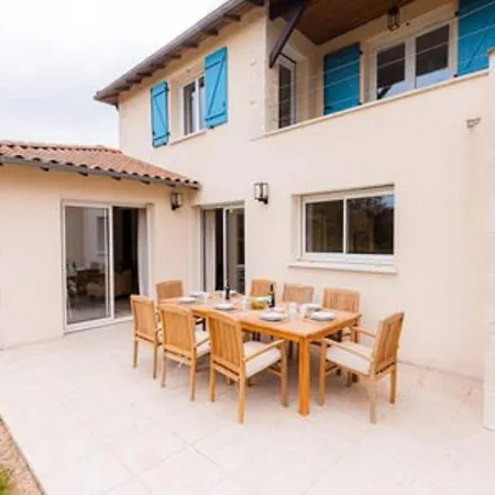 Modern With Large Garden Villa *