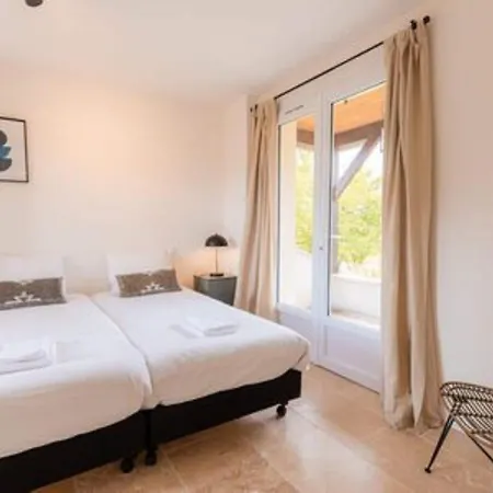 Modern With Large Garden Villa *