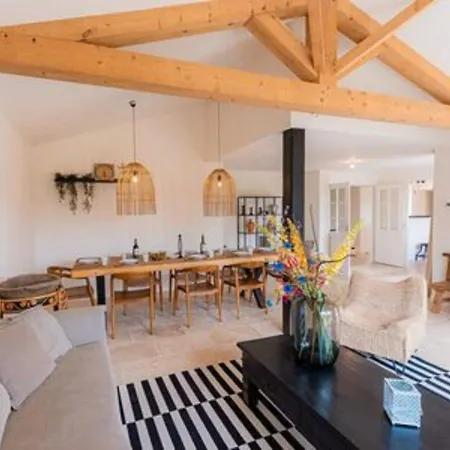 Villa Modern With Large Garden *