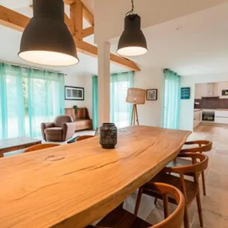 Villa Modern With Large Garden